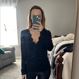 nine britton Black Scalloped V-Neck Long Sleeve Top